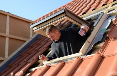 Pose de fenêtres de toit Velux à Espoey